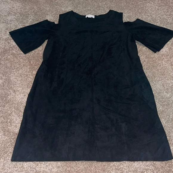 Velvet by Graham & Spencer Faux Suede Cold Shoulder Dress Black - size medium. O - Picture 1 of 5
